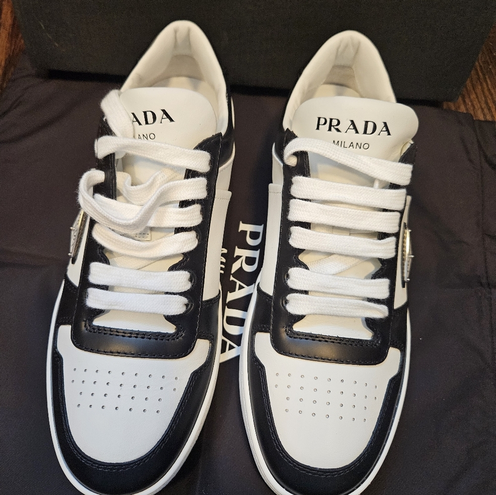PRADA Women’s ‘Downtown’ Logo Leather Sneakers Black & White Size 38 - Picture 4 of 10